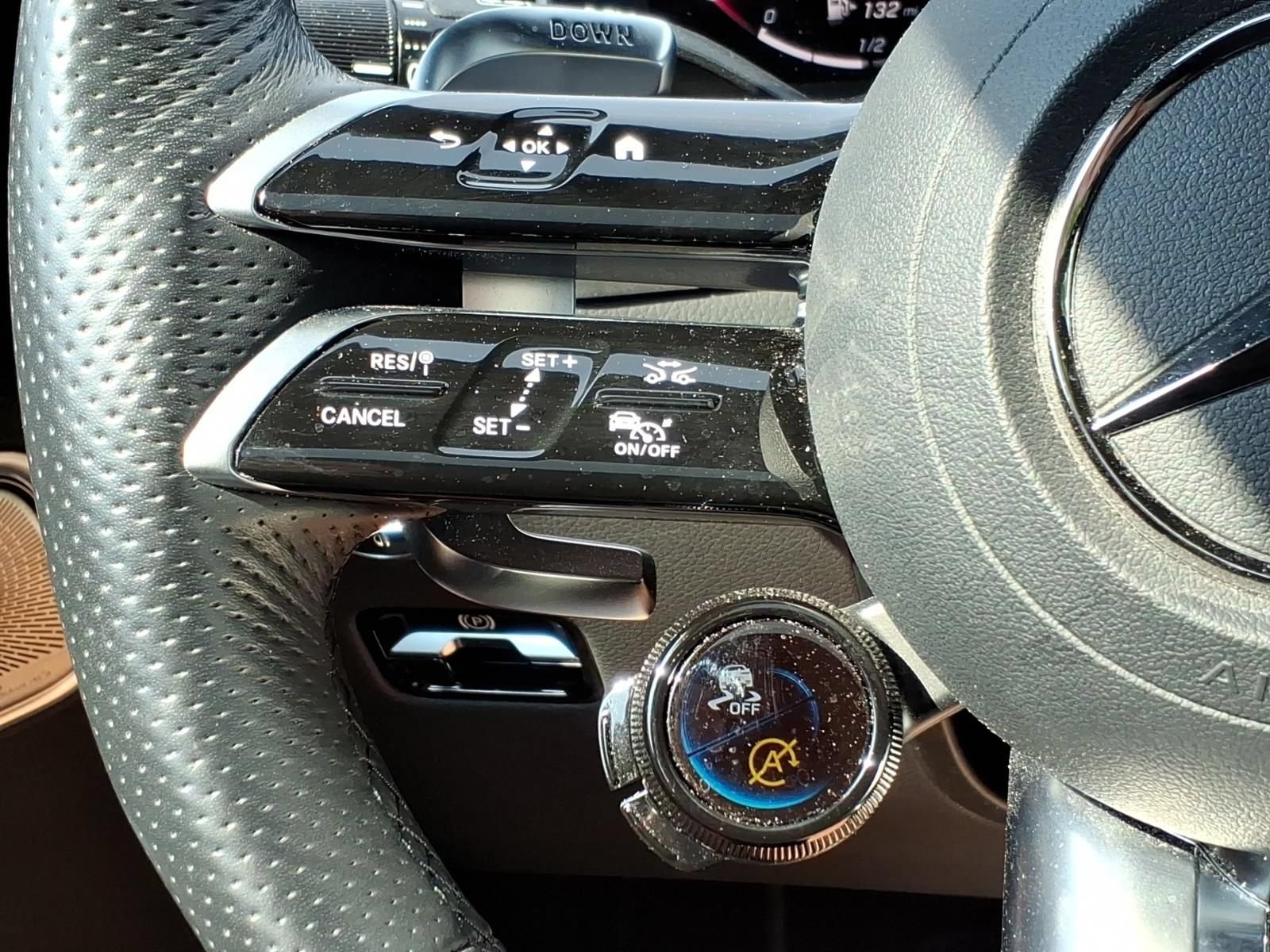 Certified 2024 Mercedes-Benz GLC 43 AMG 4MATIC image 24