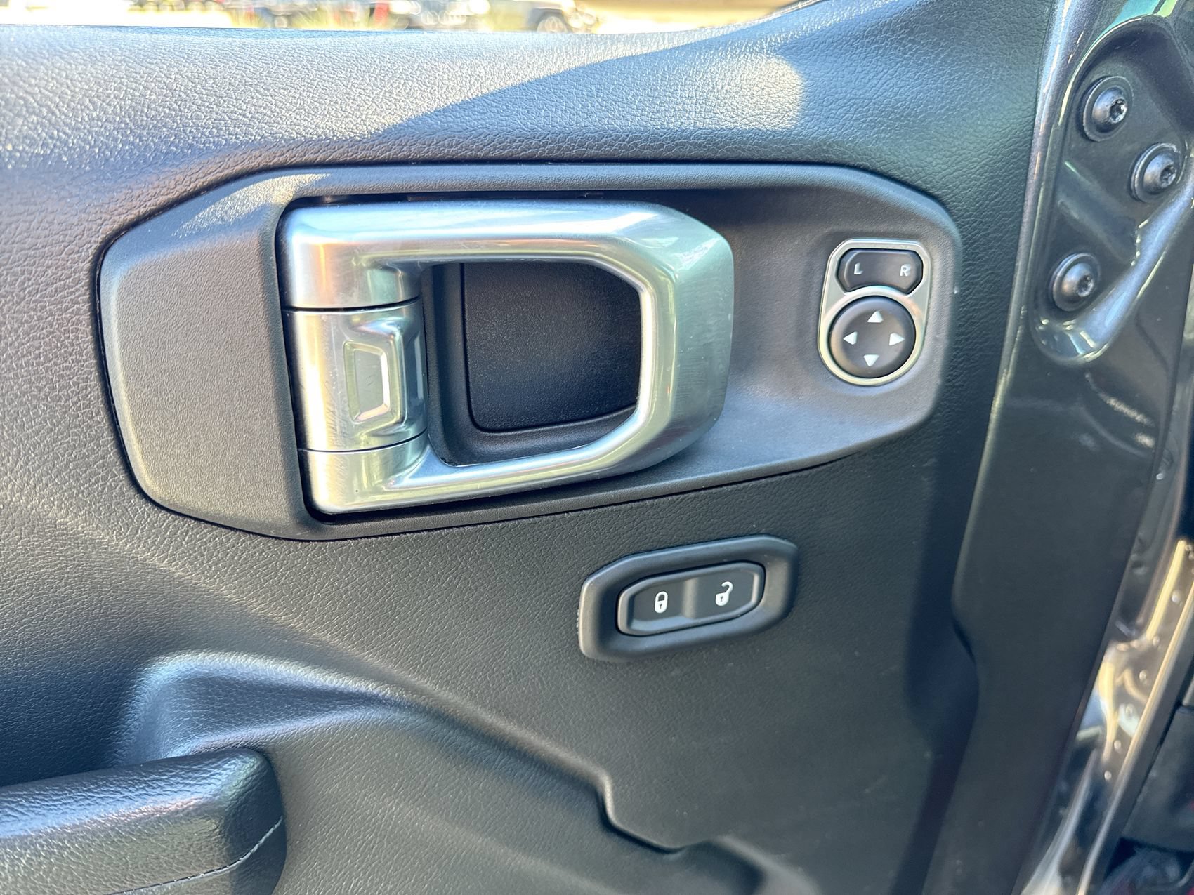 Used 2023 Jeep Gladiator Sport AWD/4WD image 13