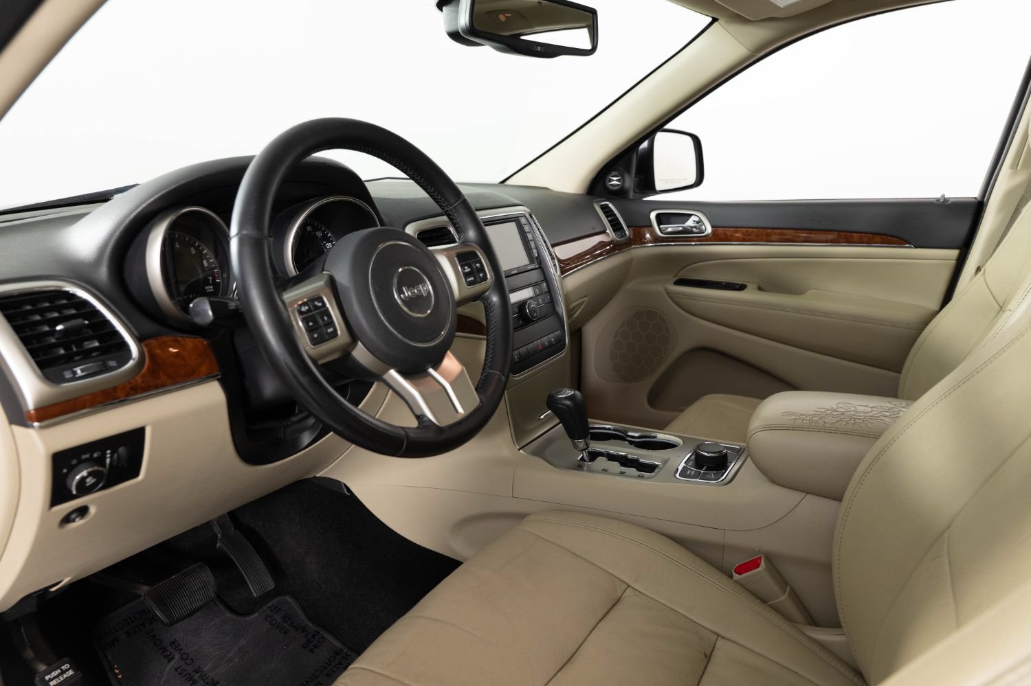 Used 2011 Jeep Grand Cherokee Limited AWD/4WD image 14