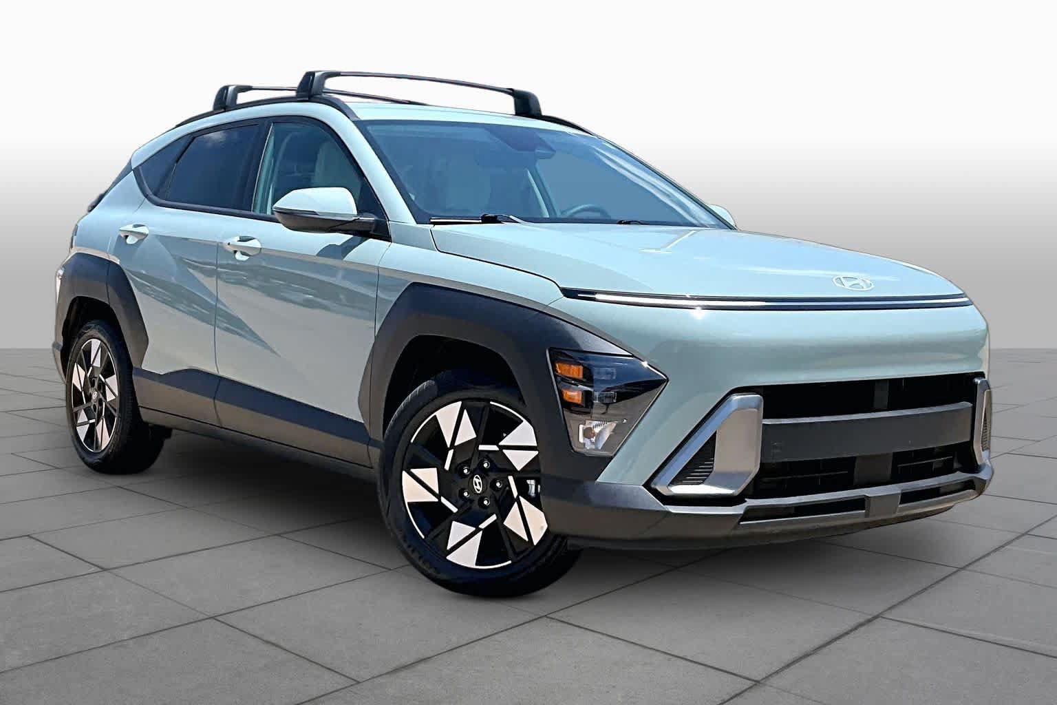 Used 2025 Hyundai Kona SEL FWD image 3
