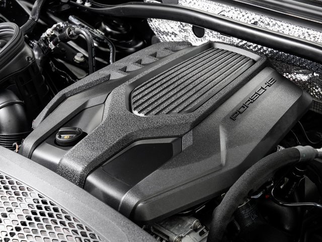 Certified 2025 Porsche Macan image 29
