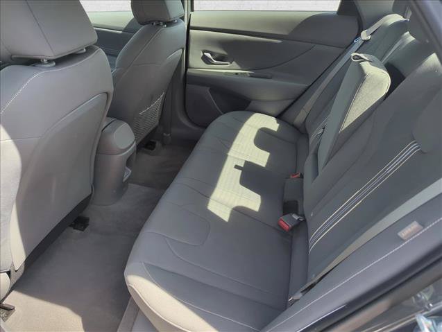 Used 2025 Hyundai Elantra SEL FWD image 10
