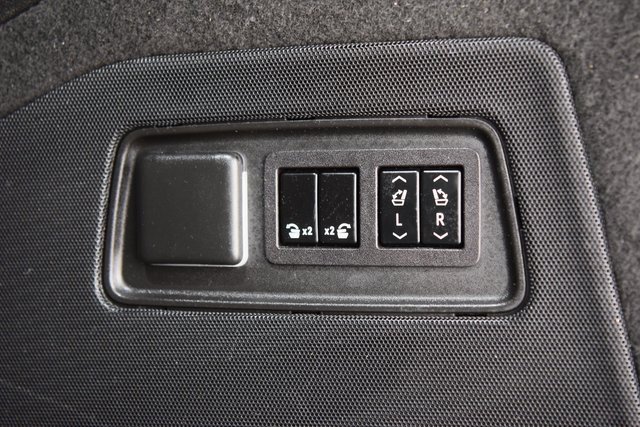 Used 2023 Cadillac Escalade Sport Platinum w/ LPO, ONYX Package image 21