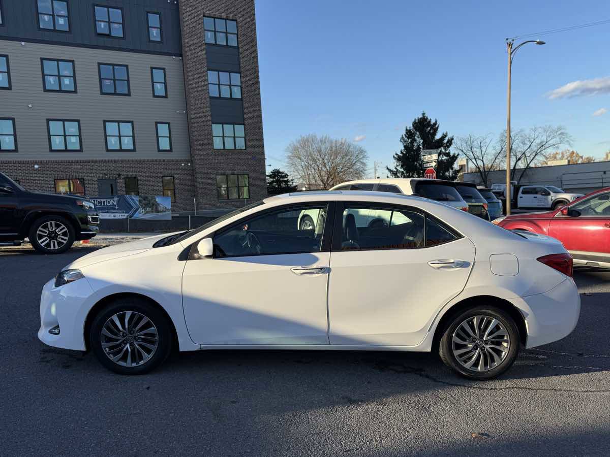 Used 2018 Toyota Corolla XLE image 4