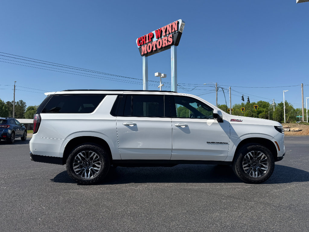 Used 2025 Chevrolet Suburban Z71 AWD/4WD image 9