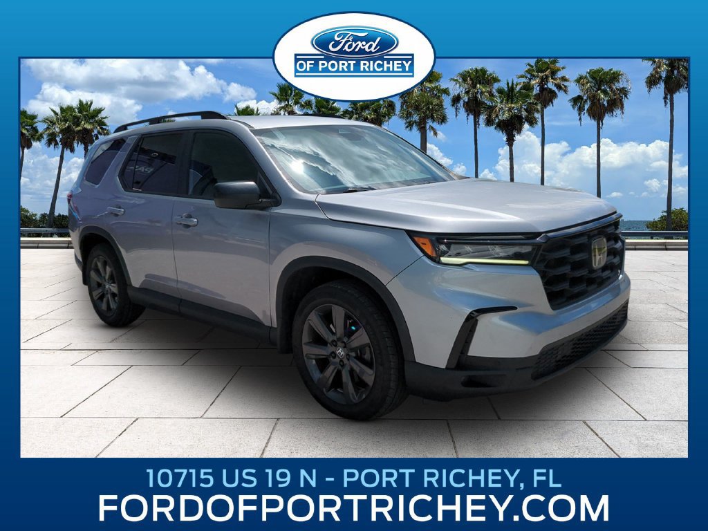 Used 2025 Honda Pilot Sport image 1