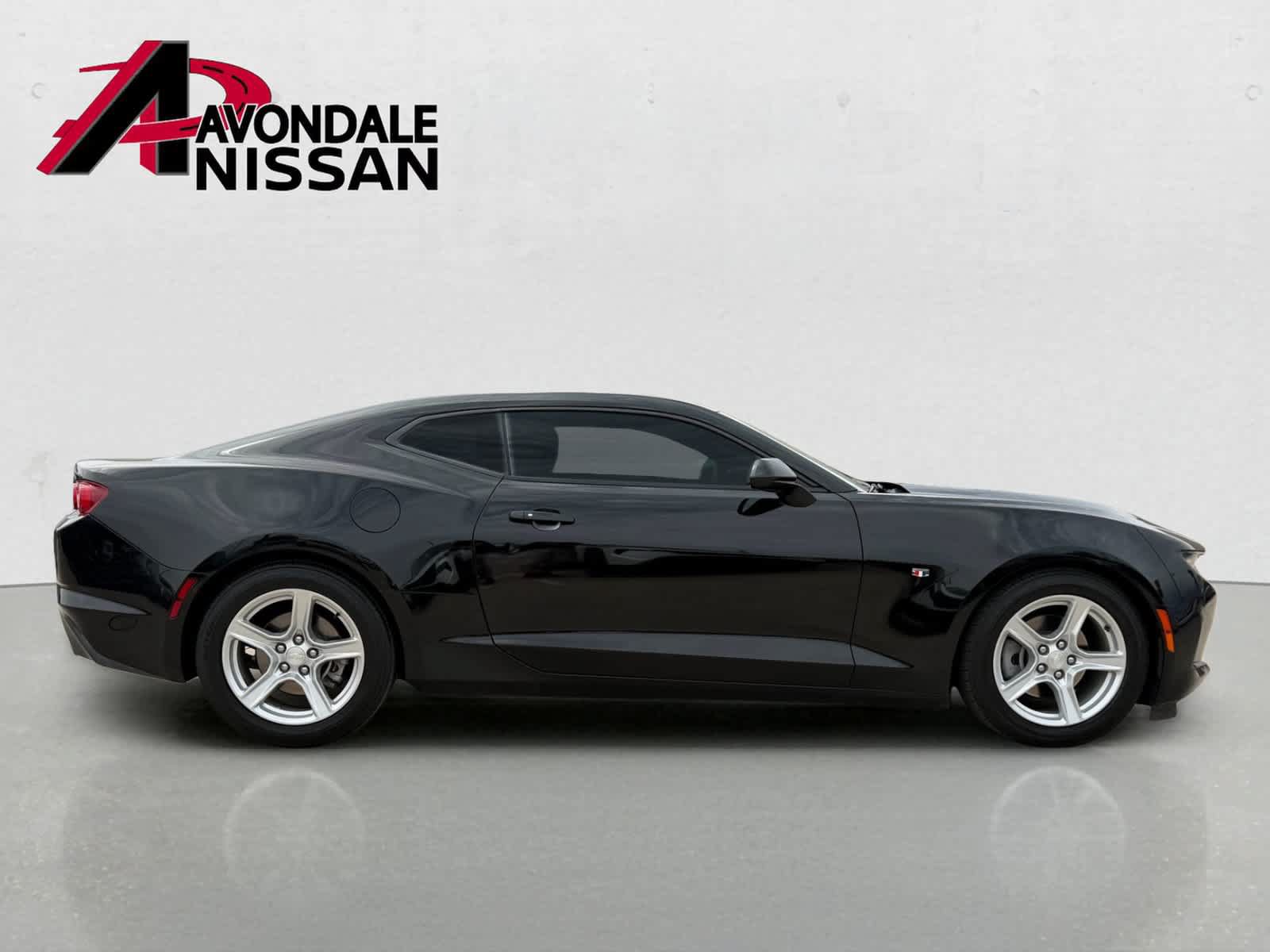 Used 2023 Chevrolet Camaro LT RWD image 7