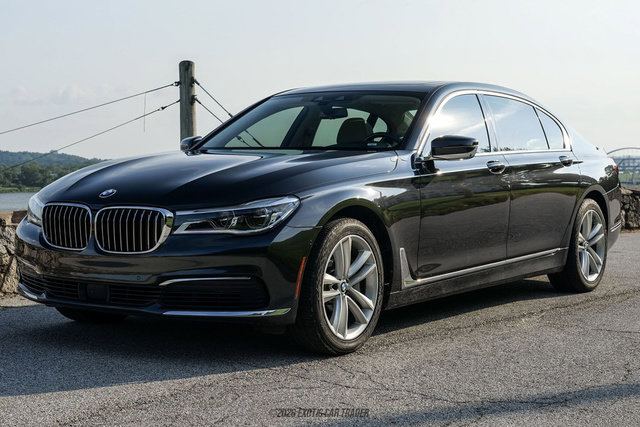 Used 2019 BMW 750i xDrive w/ Executive Package AWD/4WD image 14