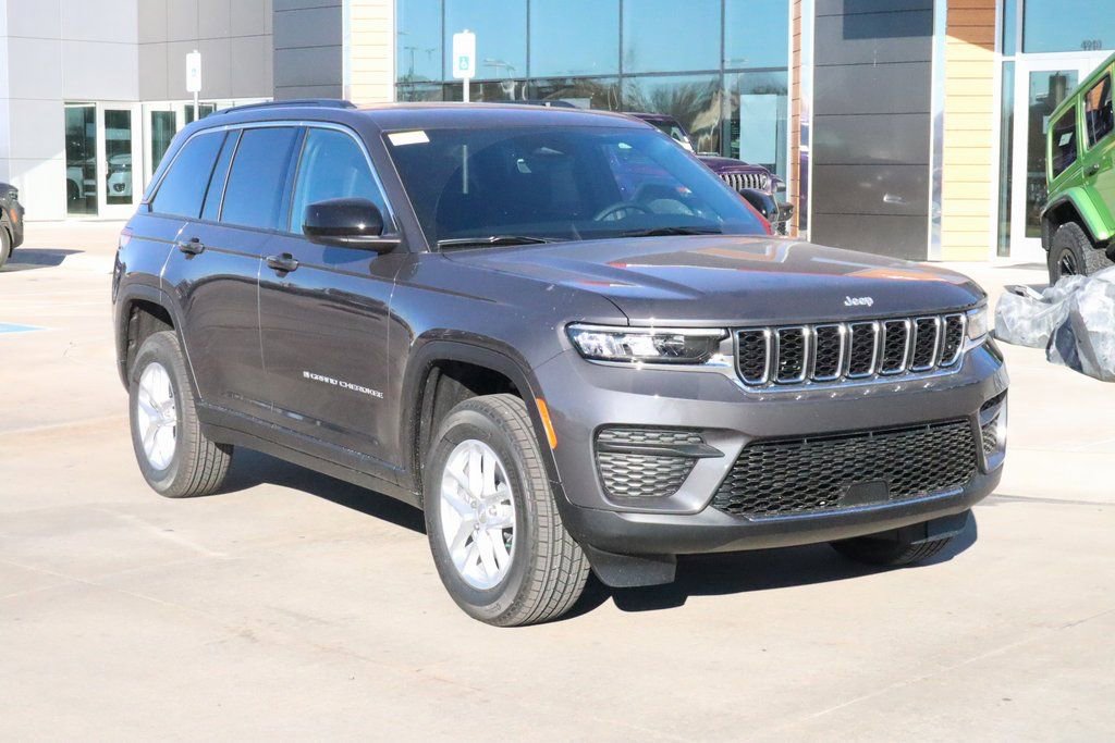 New 2025 Jeep Grand Cherokee Laredo X w/ Luxury Tech Group I RWD video 1