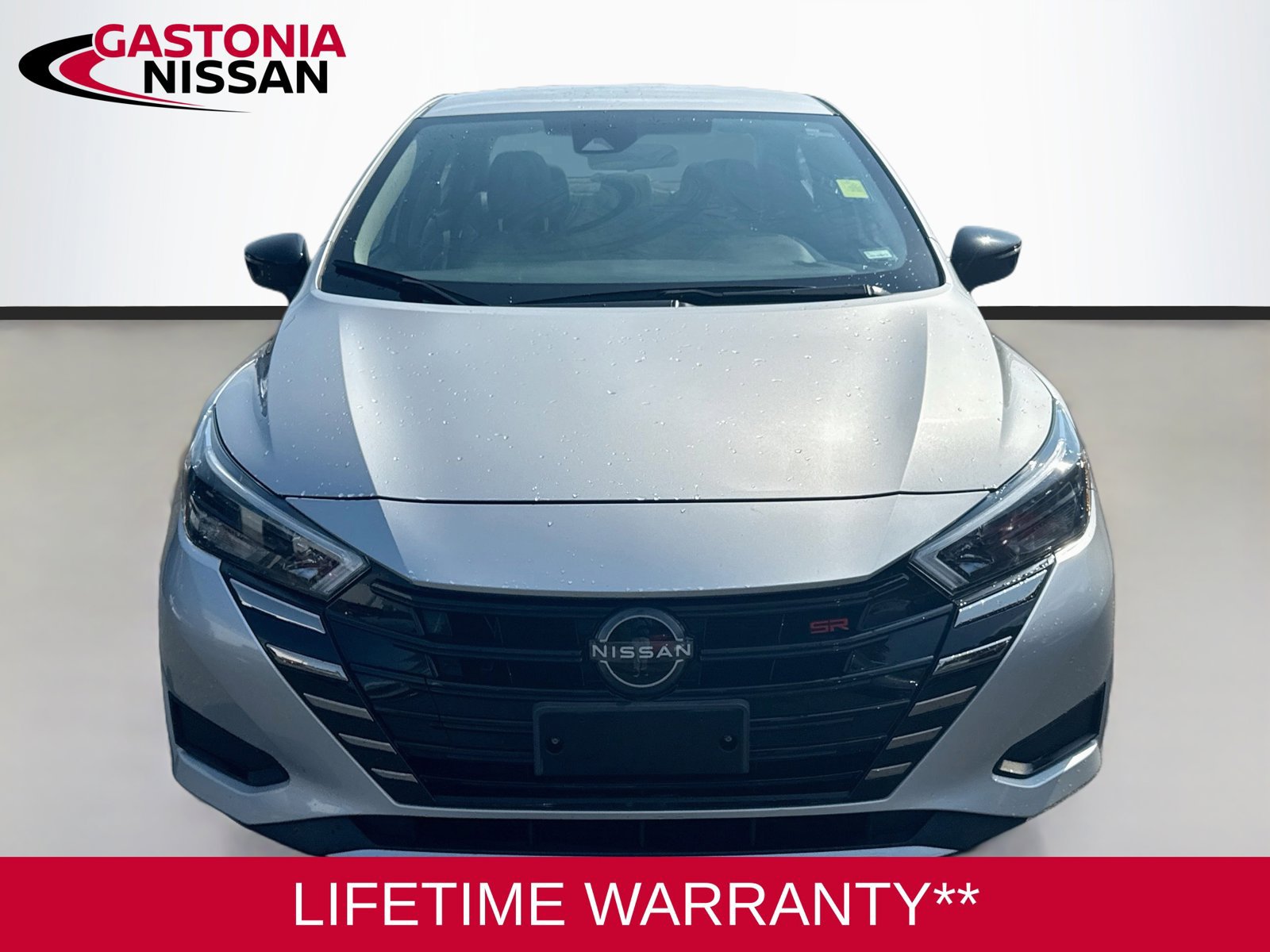 Used 2024 Nissan Versa SR FWD image 2