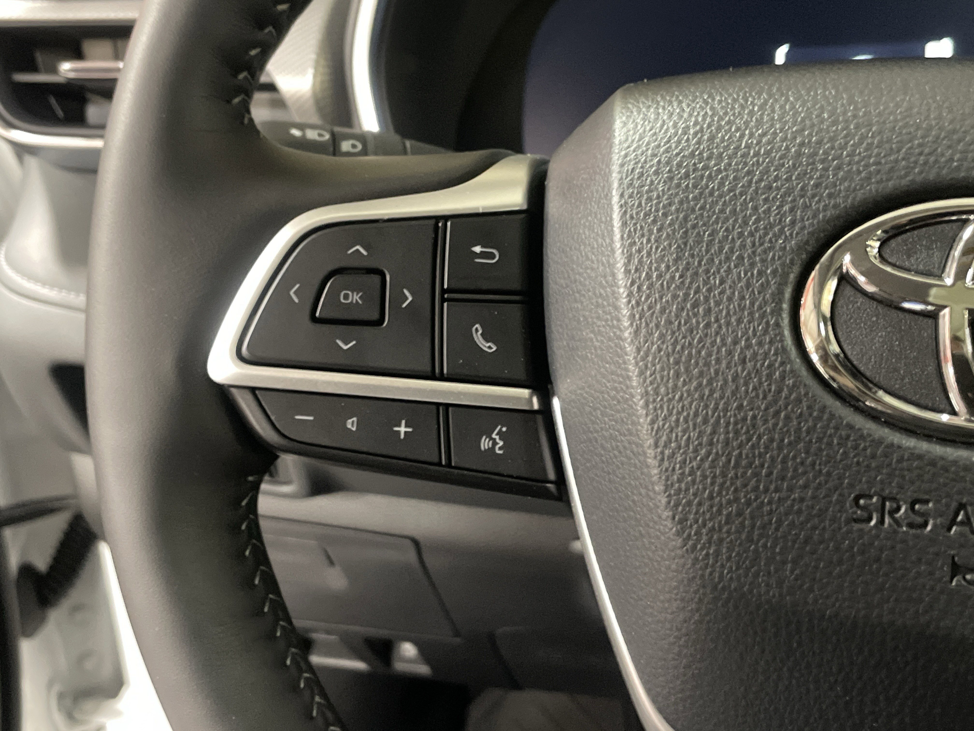 Certified 2025 Toyota Highlander Platinum image 19