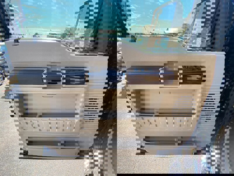 Used 2010 Ford F250 Lariat image 24