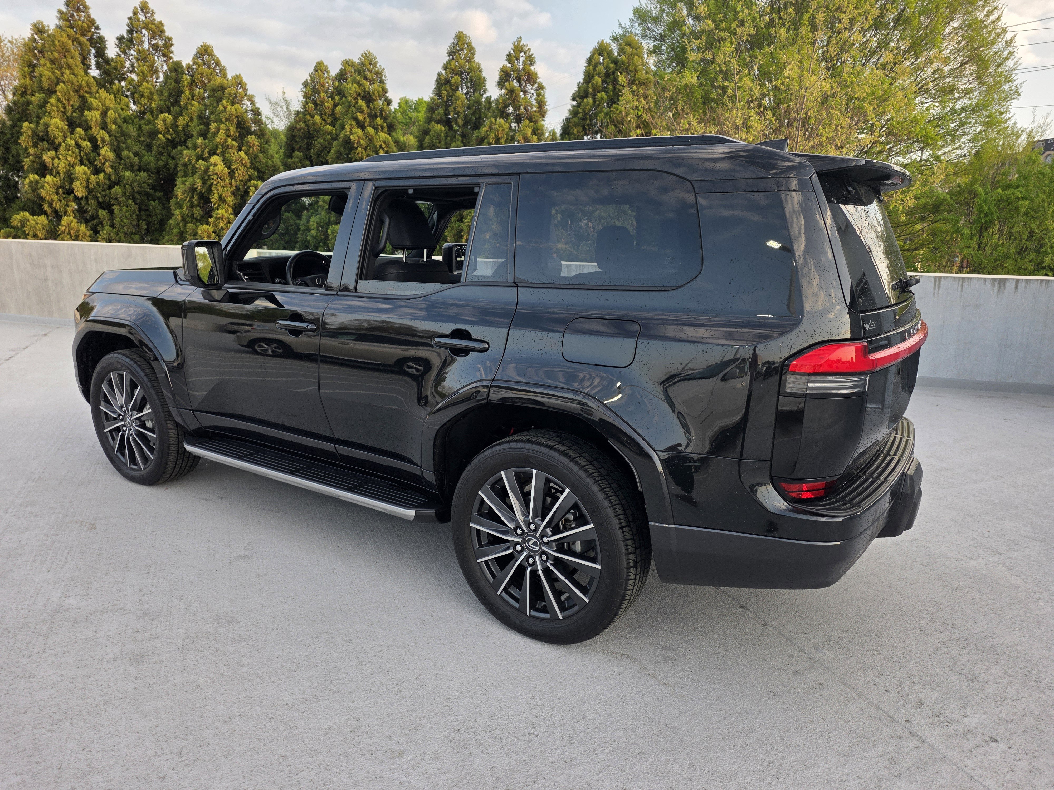 Certified 2024 Lexus GX 550 image 3