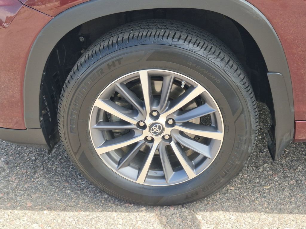 Used 2018 Toyota Highlander XLE image 20