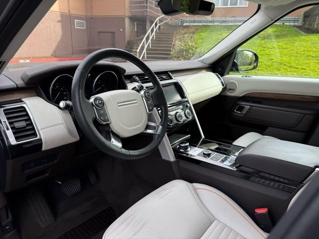 Used 2017 Land Rover Discovery HSE Luxury image 8