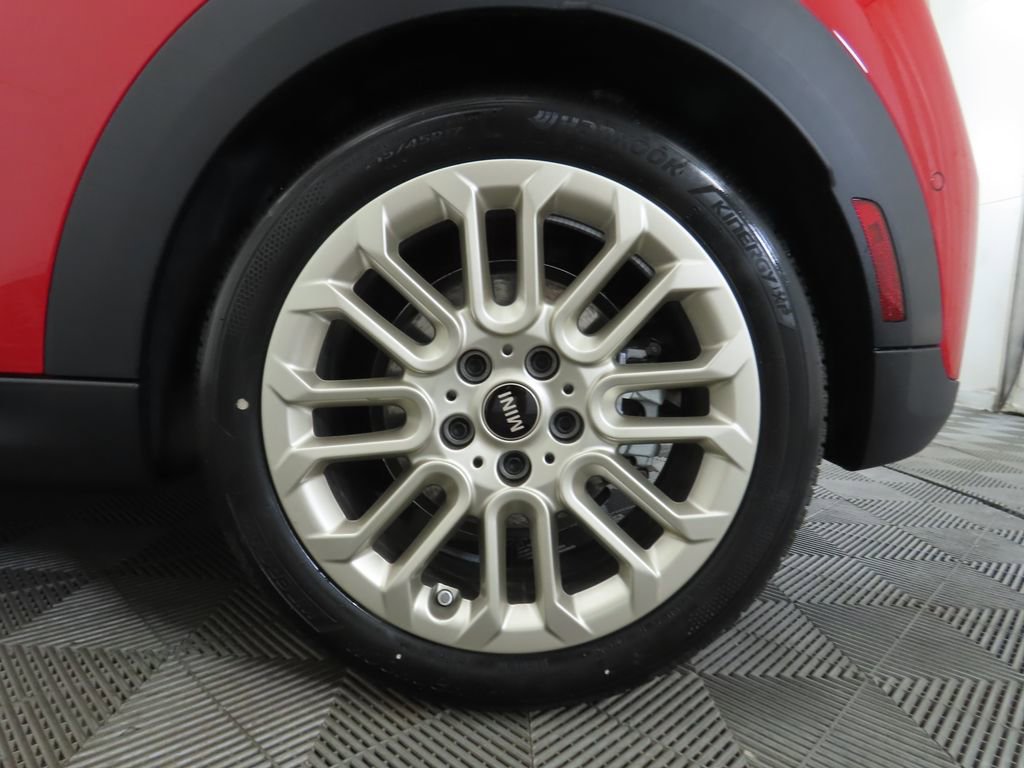 Used 2026 MINI Cooper 2-Door Hardtop FWD image 32