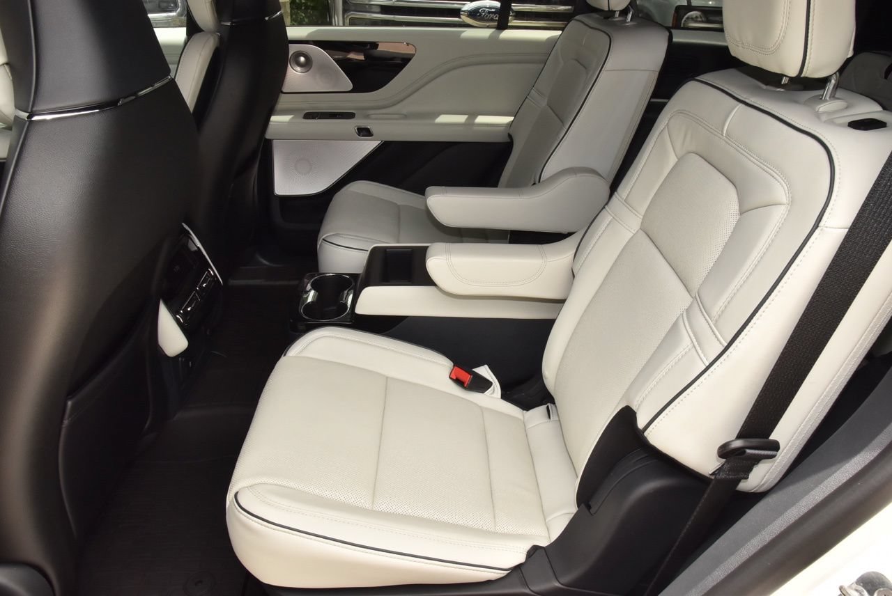 New 2026 Lincoln Aviator Black Label w/ Jet Appearance Package AWD/4WD image 14