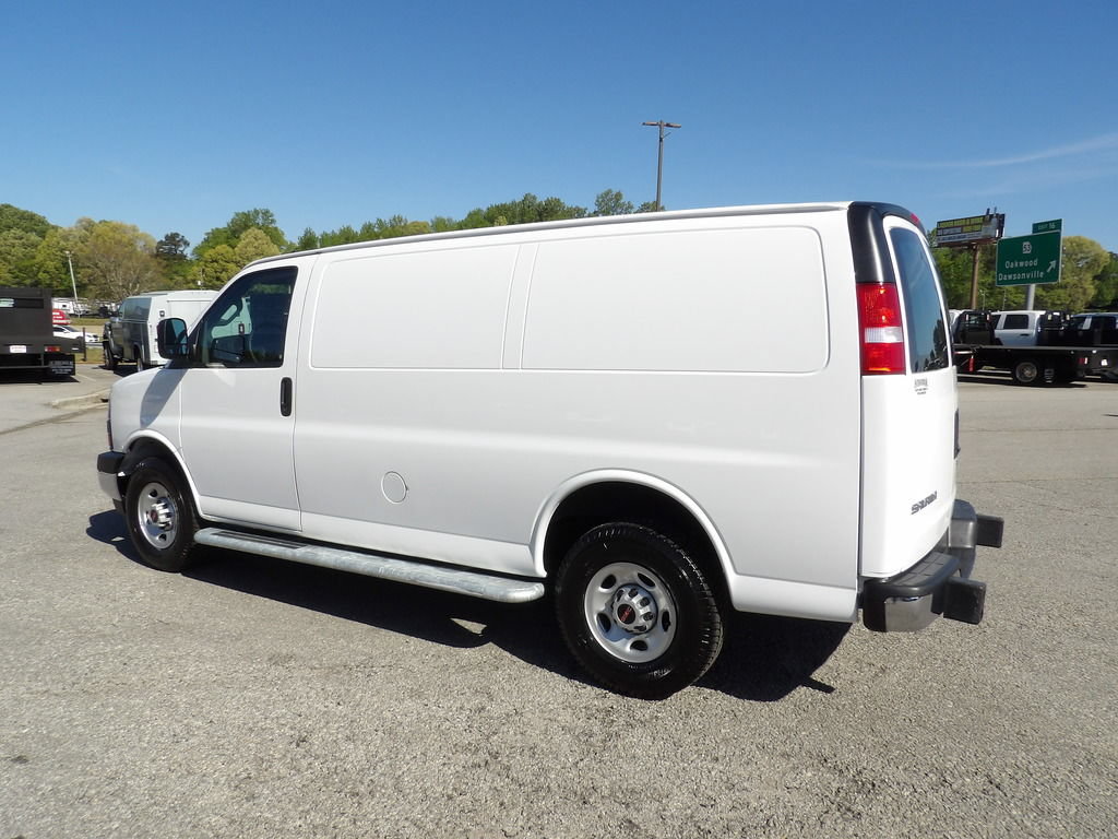 Used 2024 GMC Savana 2500 w/ Driver Convenience Package RWD image 4