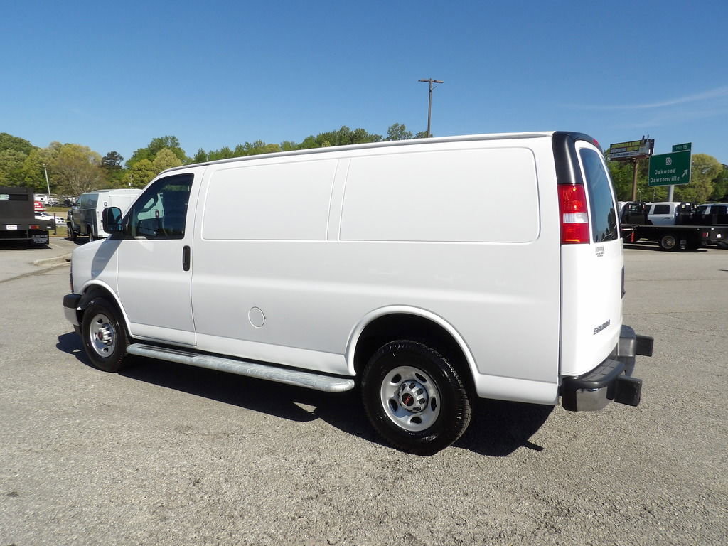 Used 2024 GMC Savana 2500 w/ Driver Convenience Package RWD image 4