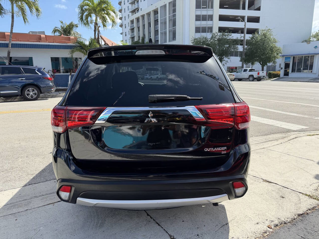 Used 2018 Mitsubishi Outlander LE FWD image 6