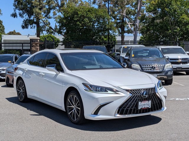 Used 2025 Lexus ES 300h w/ Premium Package FWD image 3