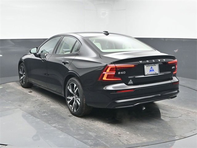 Used 2025 Volvo S60 B5 Plus image 6