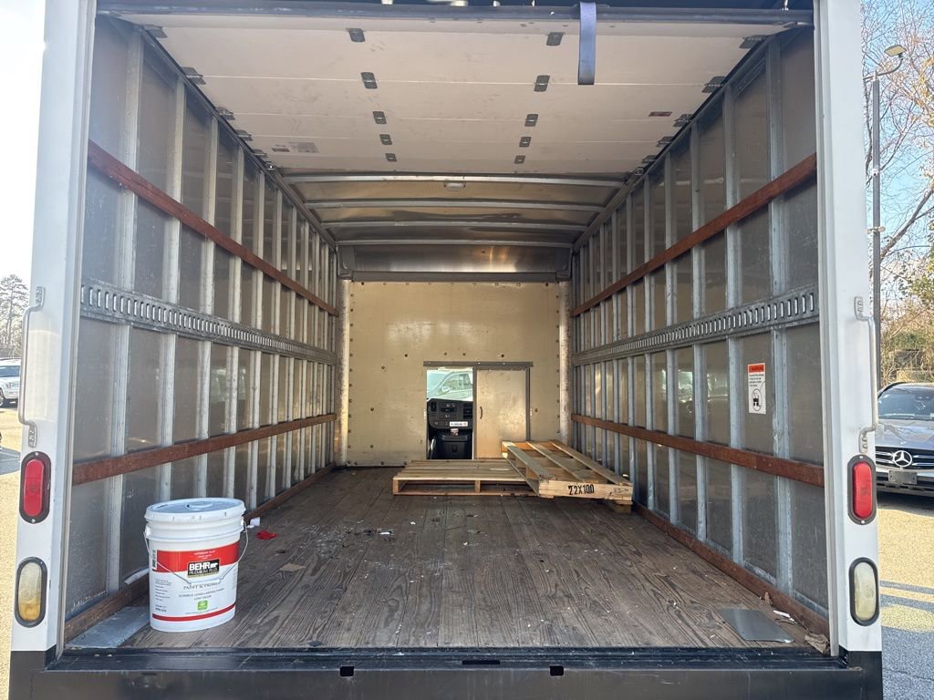 Used 2010 Chevrolet Express 3500 Extended image 9