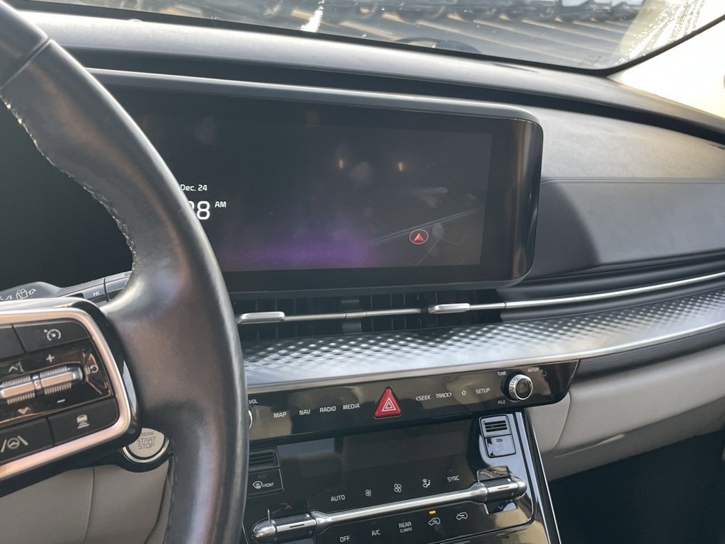 Used 2023 Kia Carnival SX Prestige image 7