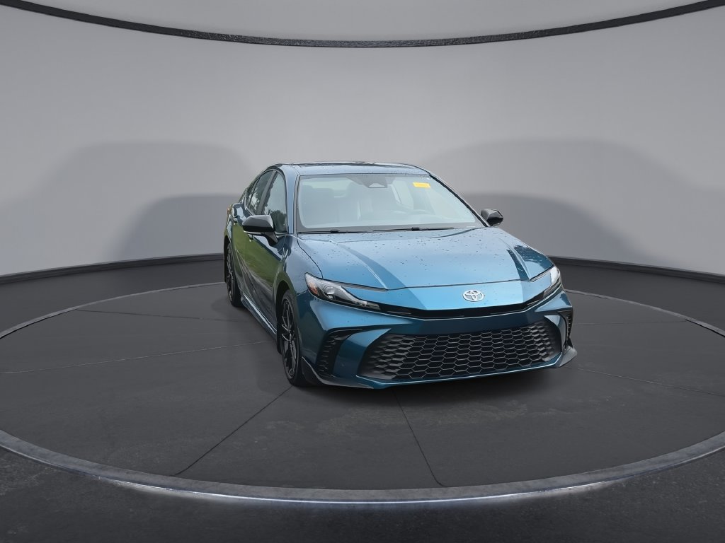 Used 2025 Toyota Camry SE FWD image 3