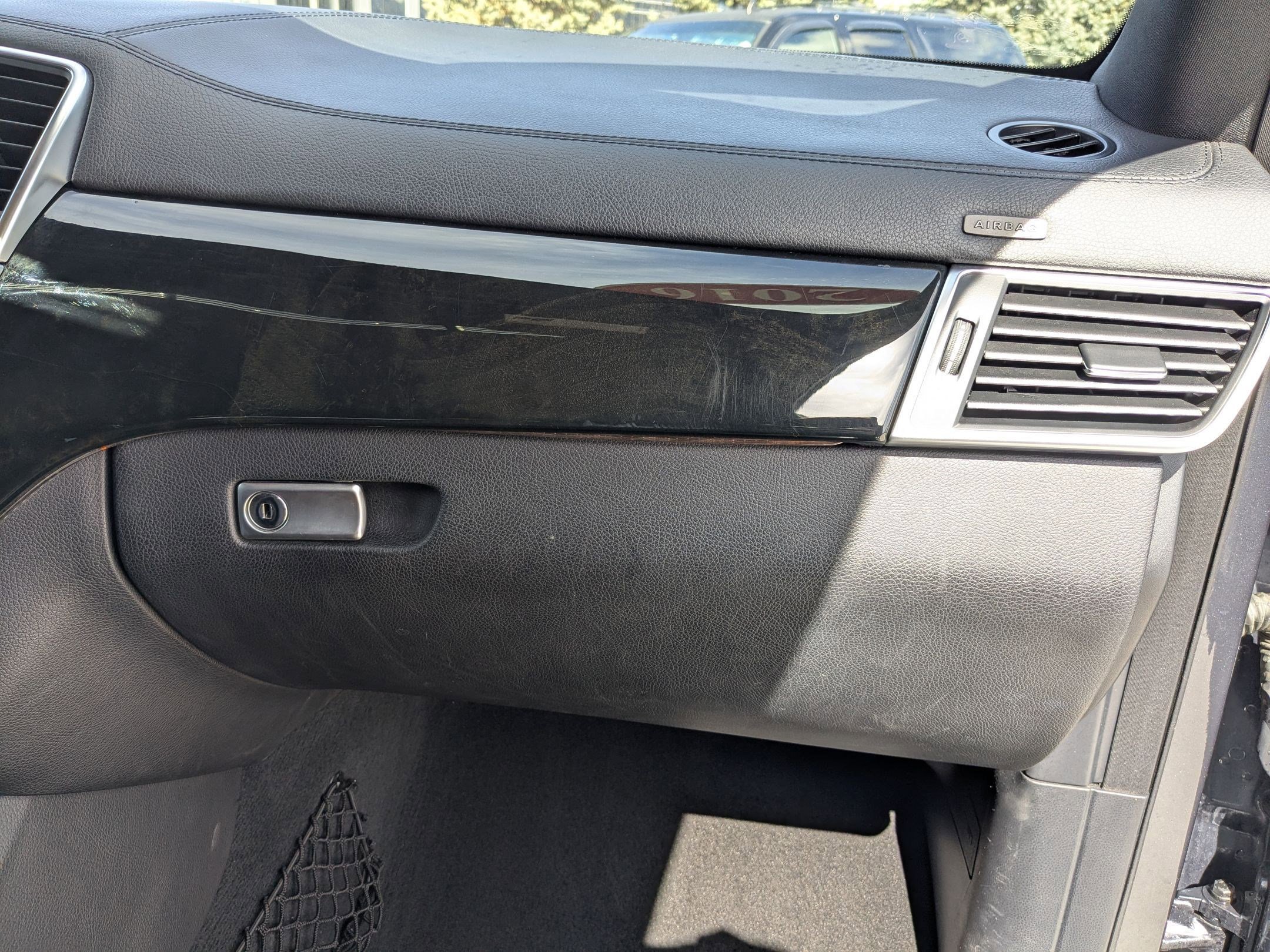 Used 2016 Mercedes-Benz GL 550 4MATIC image 33