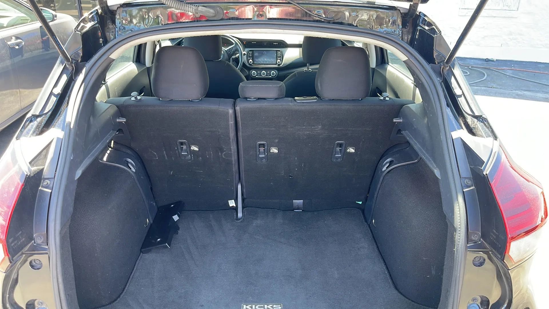 Used 2023 Nissan Kicks SV FWD image 21