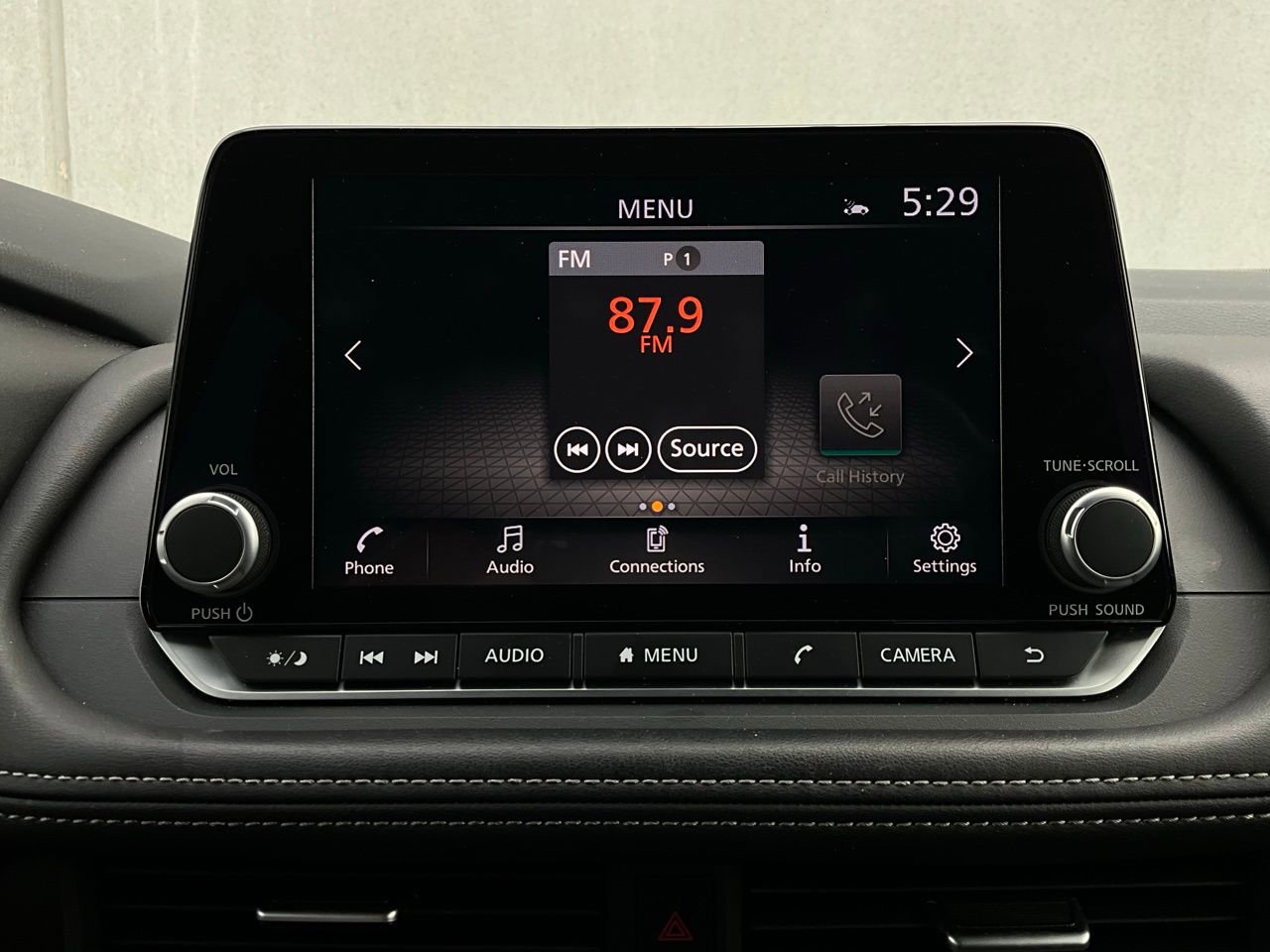 Used 2025 Nissan Rogue SV image 29