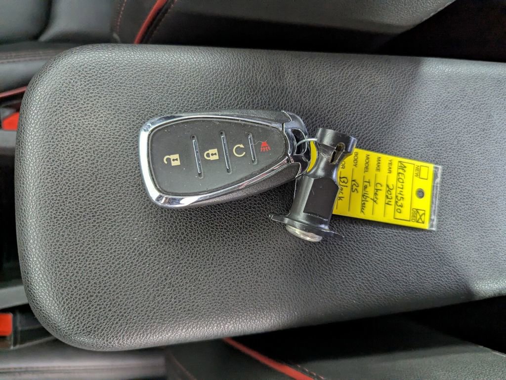 Used 2024 Chevrolet TrailBlazer RS AWD/4WD image 30