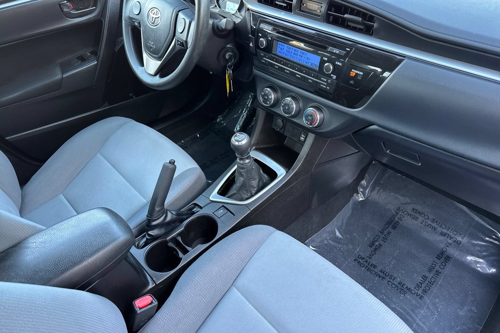 Used 2015 Toyota Corolla L FWD image 16