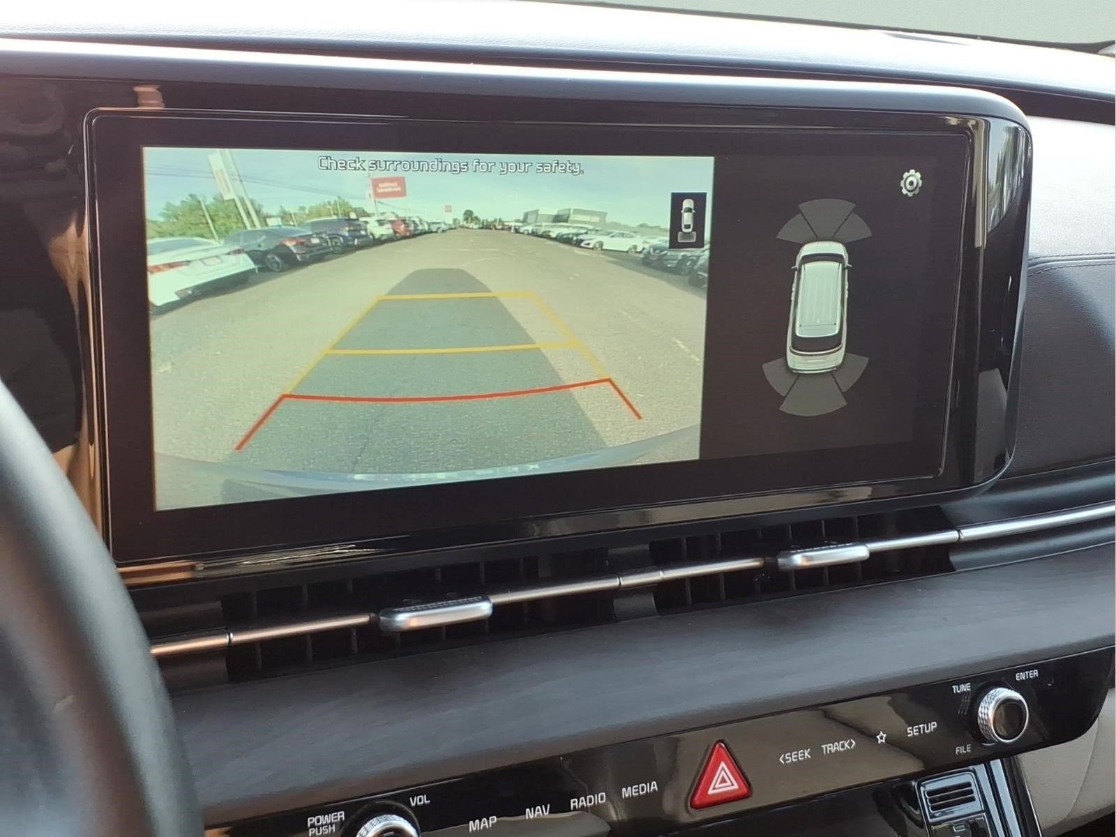Used 2022 Kia Carnival EX FWD image 19