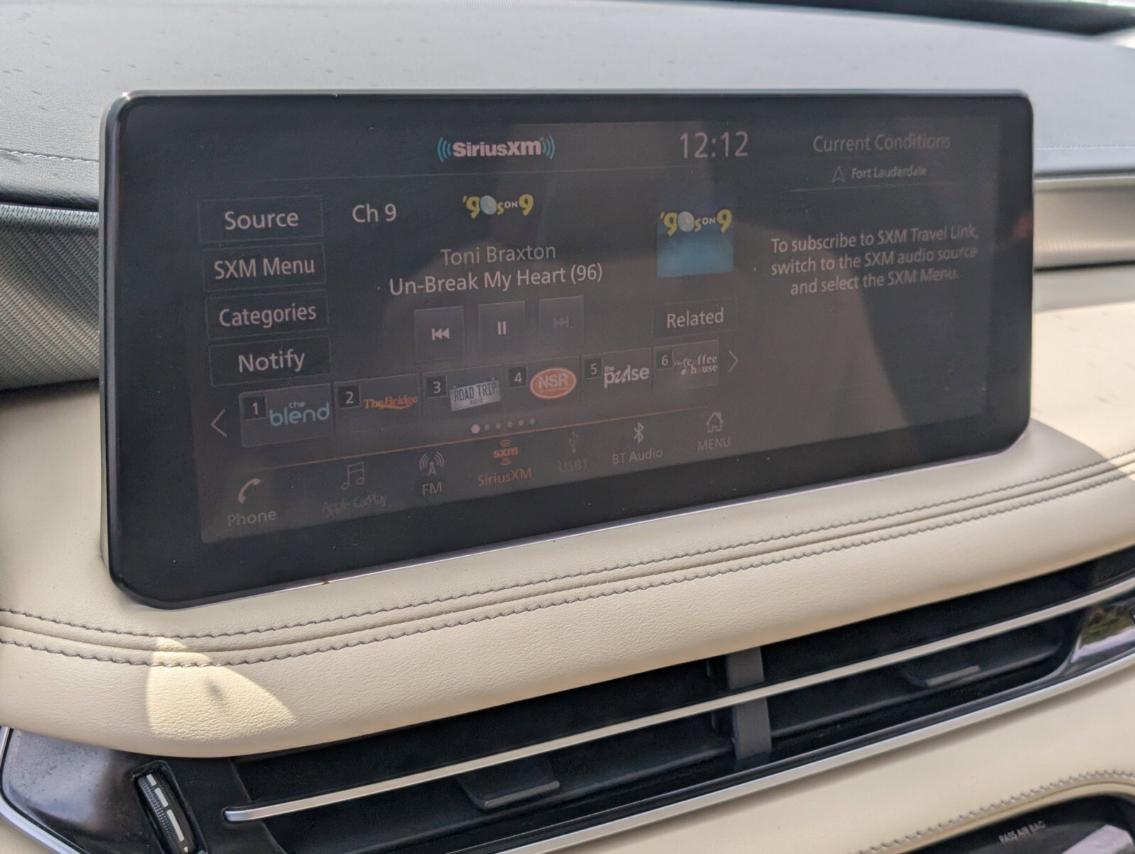 Used 2023 INFINITI QX60 Luxe w/ Vision Package FWD image 25