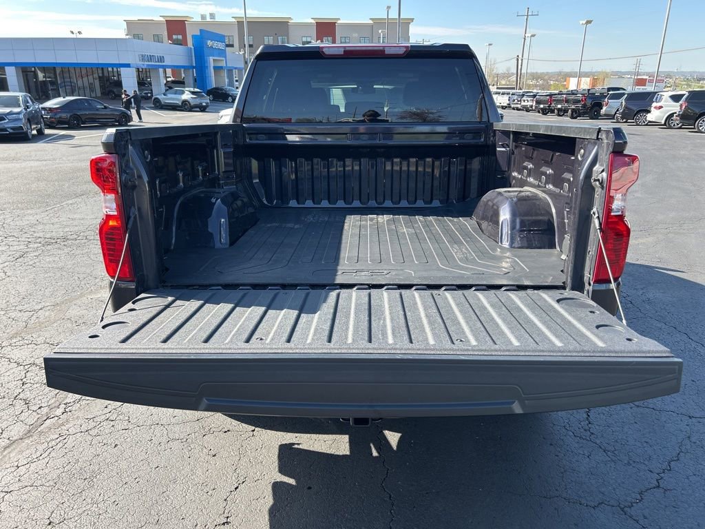 Used 2022 Chevrolet Silverado 1500 LT w/ Z71 Off-Road Package AWD/4WD image 46