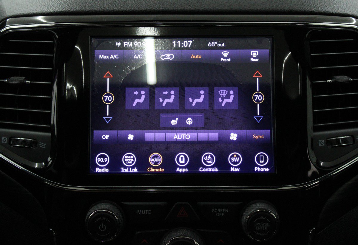 Used 2019 Jeep Grand Cherokee Altitude AWD/4WD image 25
