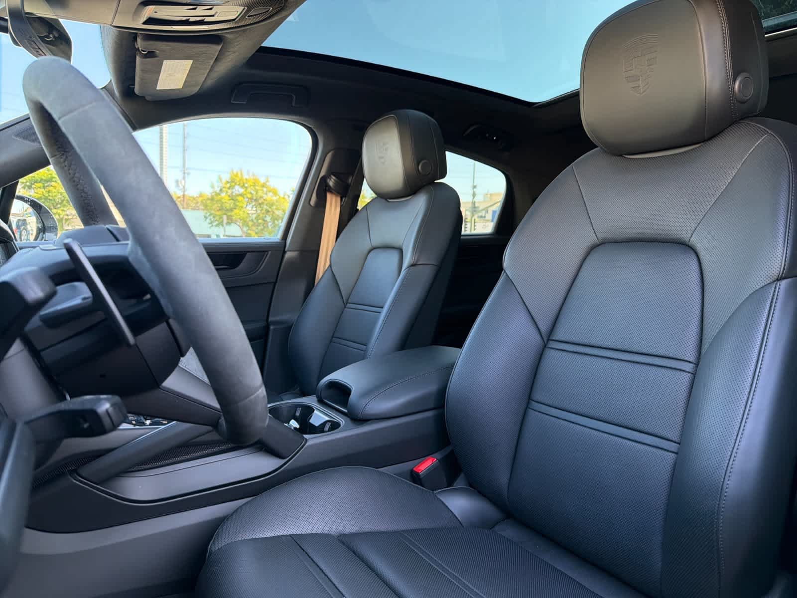Certified 2026 Porsche Cayenne GTS AWD/4WD image 5