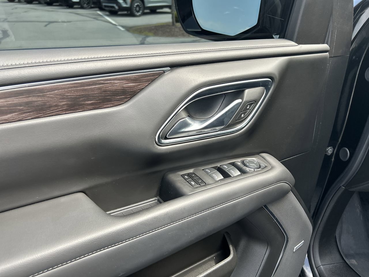Used 2024 Chevrolet Tahoe LT w/ Luxury Package AWD/4WD image 21