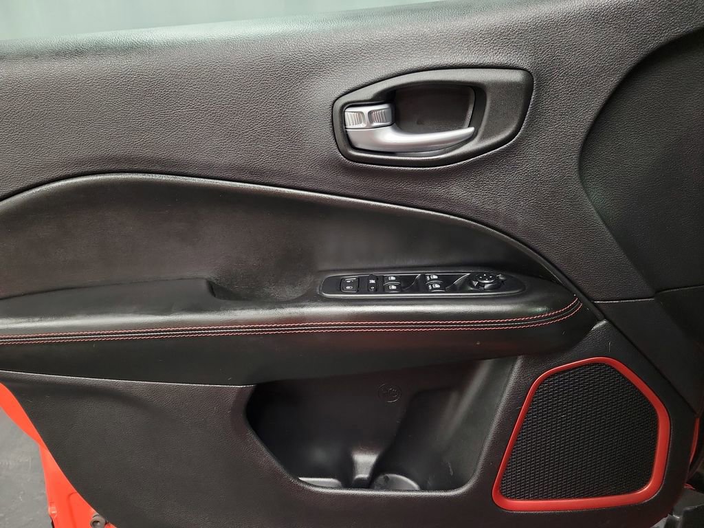 Used 2018 Jeep Compass Trailhawk w/ Cold Weather Group image 24