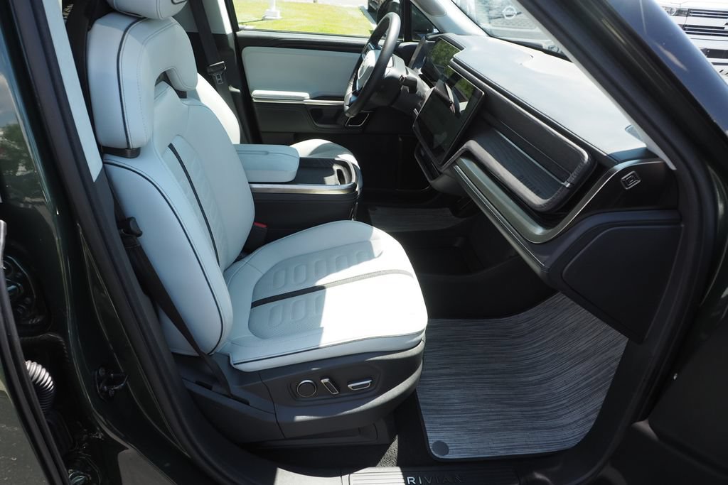 Used 2023 Rivian R1S Launch Edition Quad AWD/4WD image 23