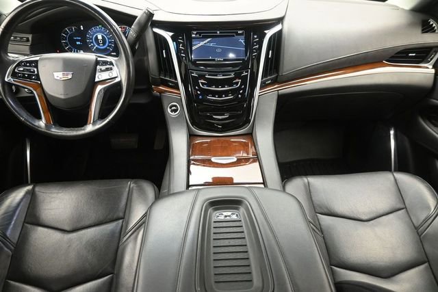 Used 2019 Cadillac Escalade Premium Luxury w/ Escalade Sport Edition AWD/4WD image 23
