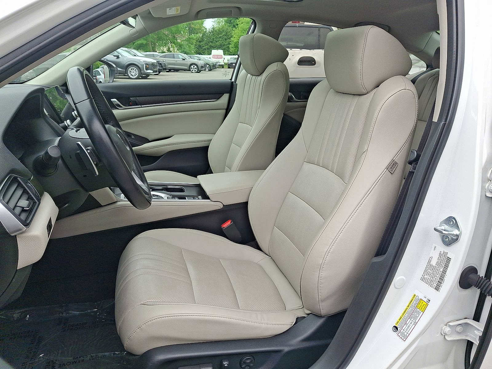 Used 2022 Honda Accord EX-L image 11
