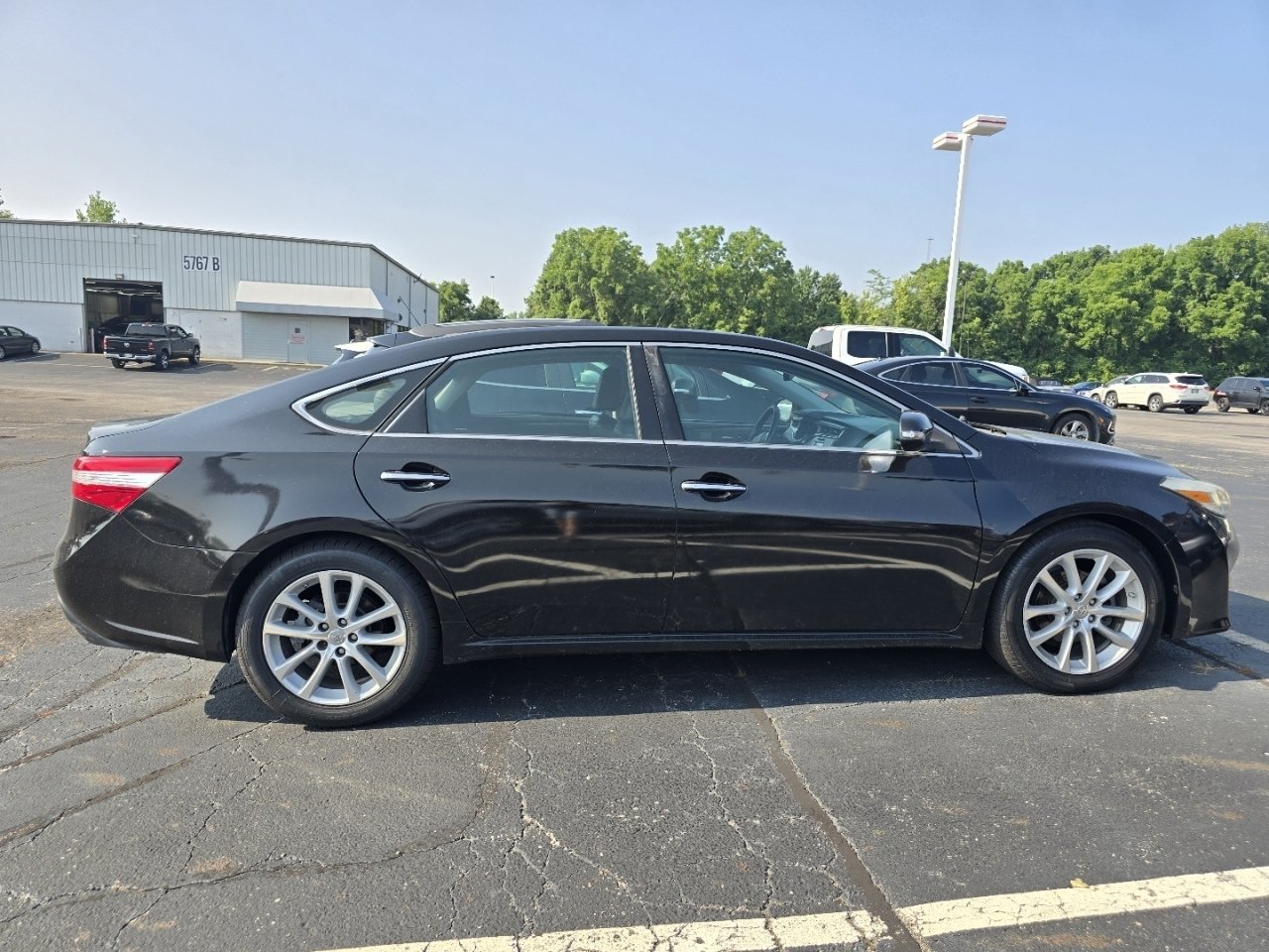 Used 2013 Toyota Avalon XLE Touring FWD image 8