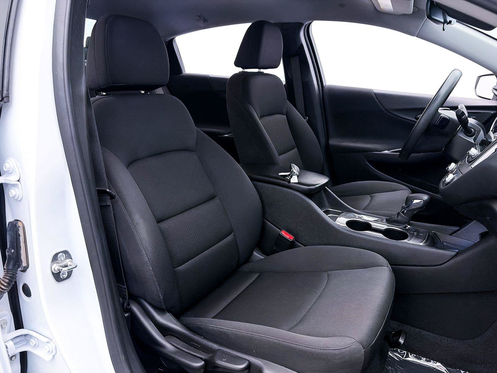 Used 2024 Chevrolet Malibu LS FWD image 32