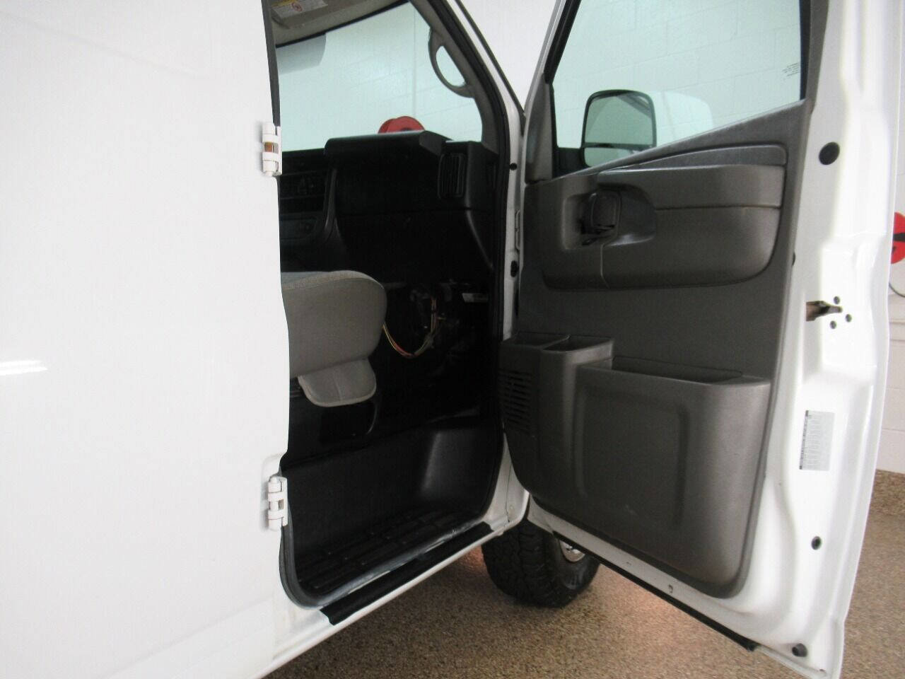 Used 2014 GMC Savana 3500 Extended image 13