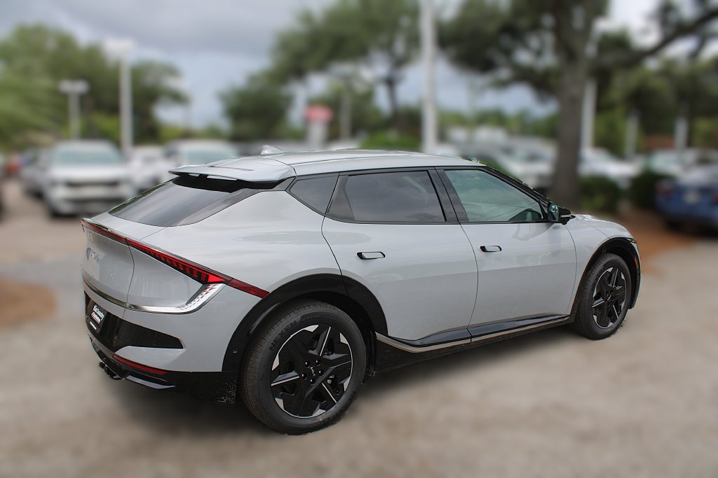 New 2026 Kia EV6 Wind RWD image 6