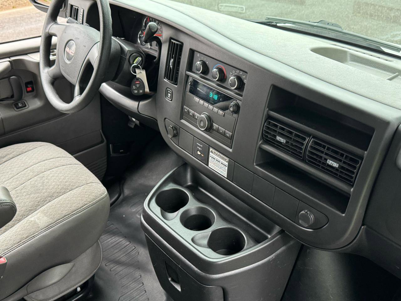 Used 2009 GMC Savana 3500 image 19