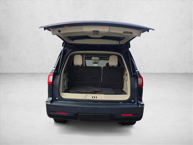 Used 2021 Lincoln Navigator Reserve w/ Luxury Package image 5